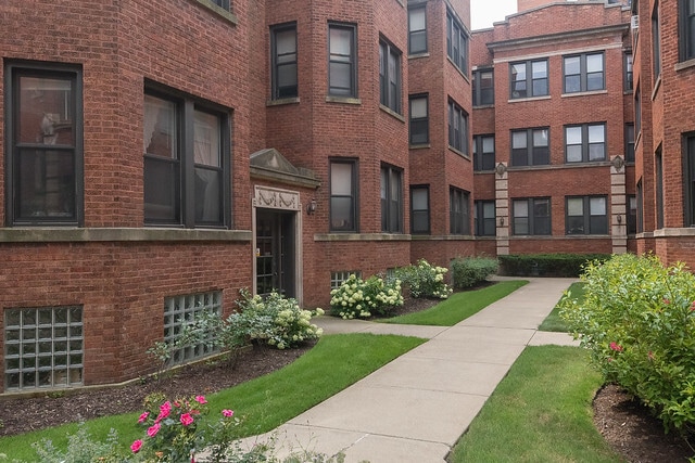 Building Photo - BJB Evanston - 1576 Oak