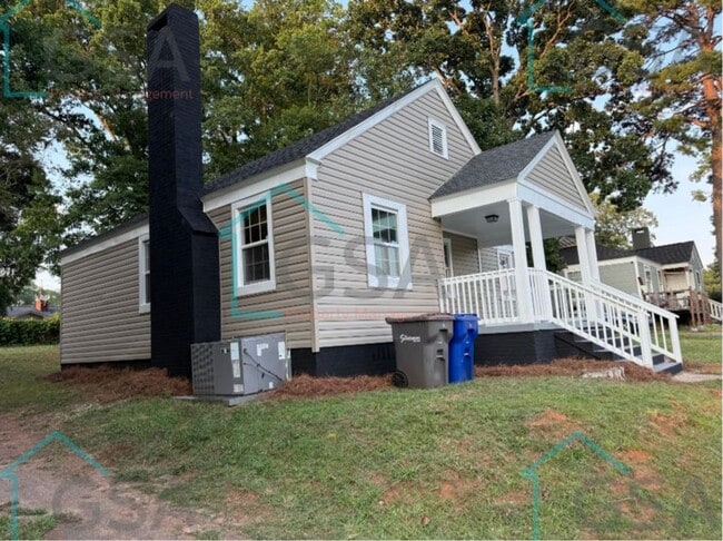 Building Photo - 694 Saxon Ave