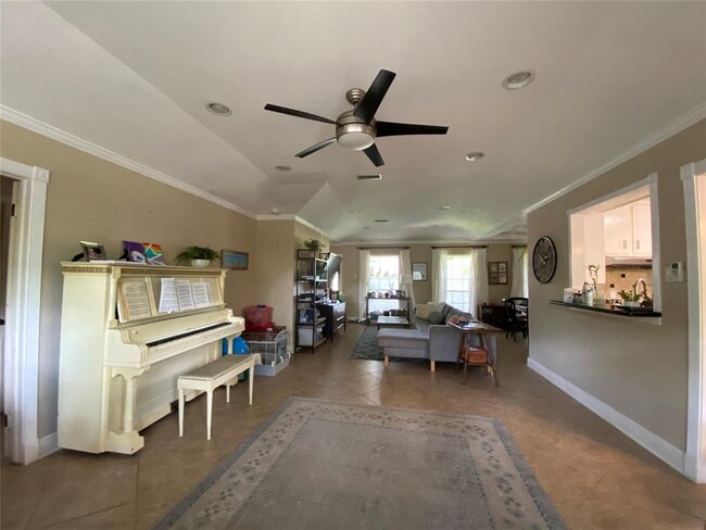 Building Photo - 5114 Indigo St