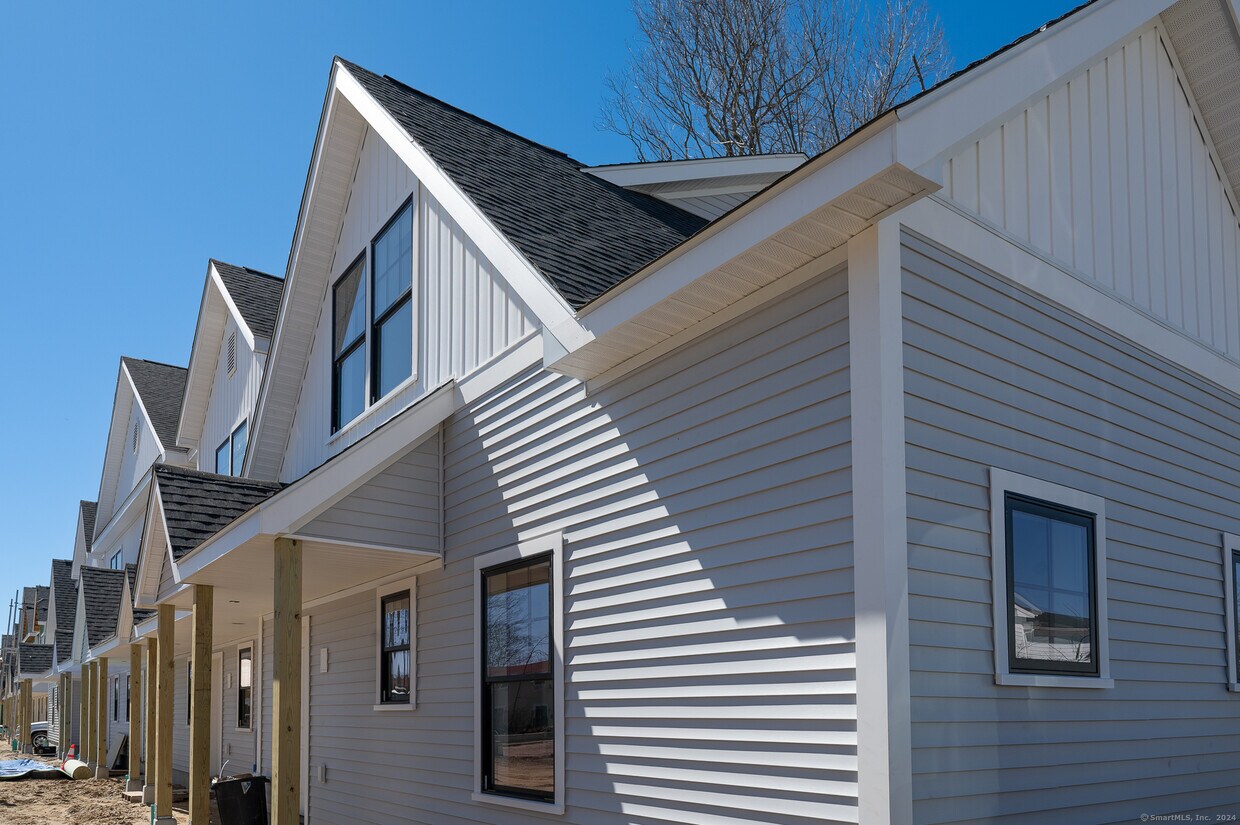 Building Photo - 138 Boston Post Rd