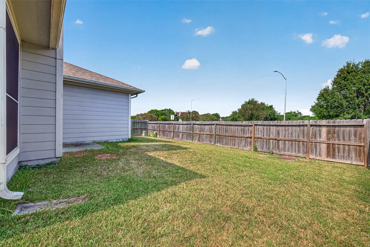 Building Photo - 10902 Primrose Acres Ln
