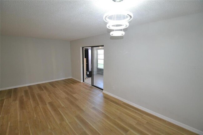 Building Photo - 3399 Mermoor Dr