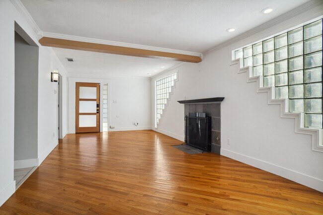 Foto del edificio - 2513 Murphy Dr