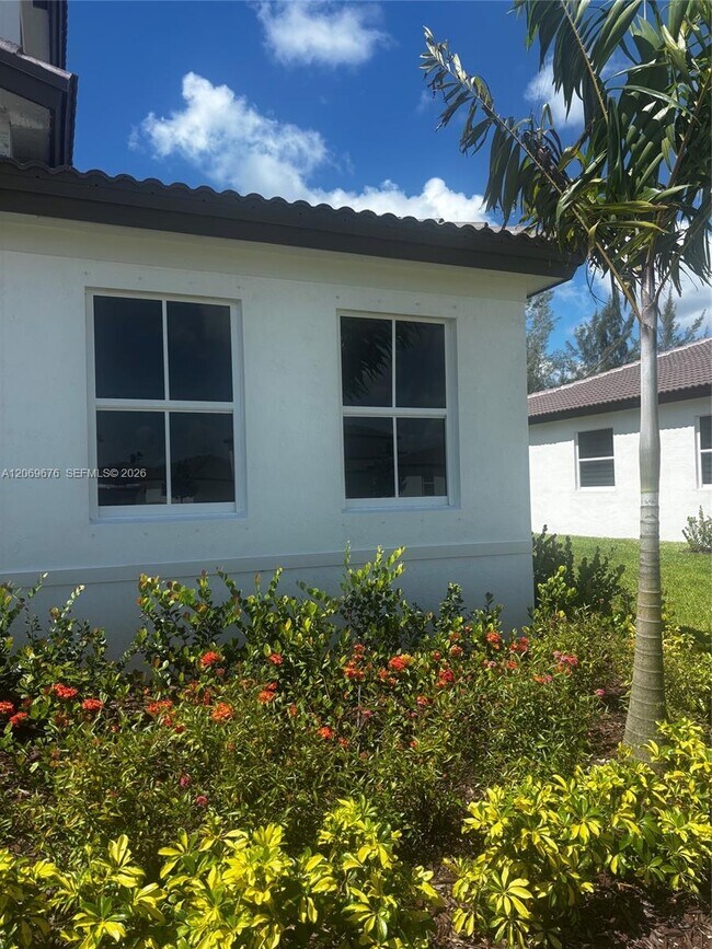 Building Photo - 2342 SE 30th Dr
