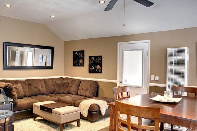 Foto del edificio - 565 Lakewood Ln