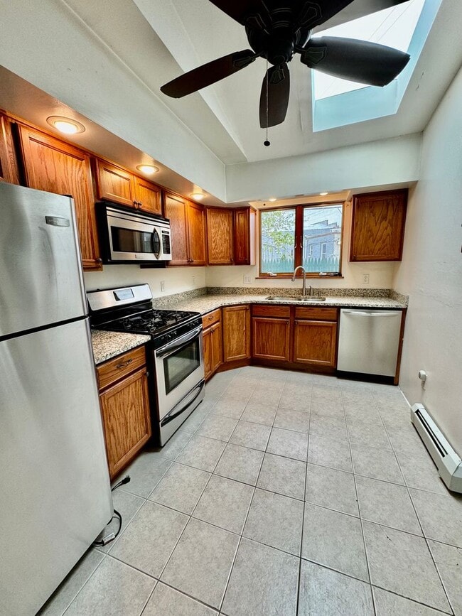 Building Photo - 129 Levering St