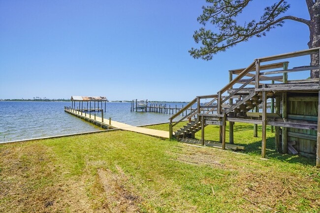 Building Photo - Long-Term Renovated Waterfront Home!
