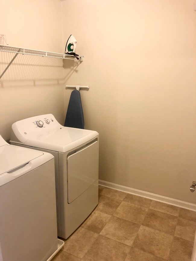 Building Photo - 7002 Drury Dr