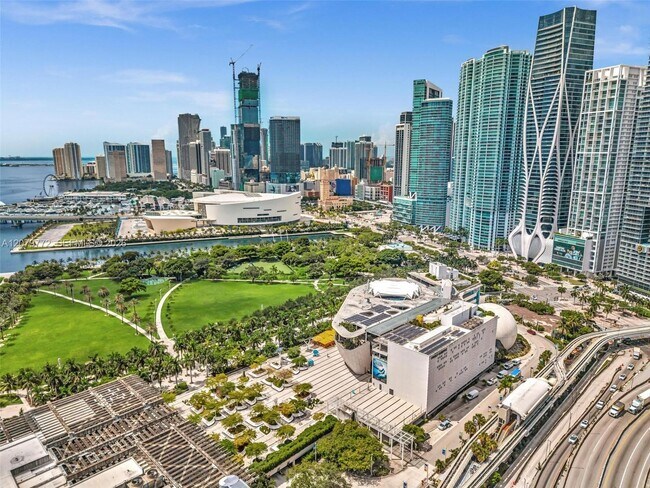 Foto del edificio - 900 Biscayne Blvd