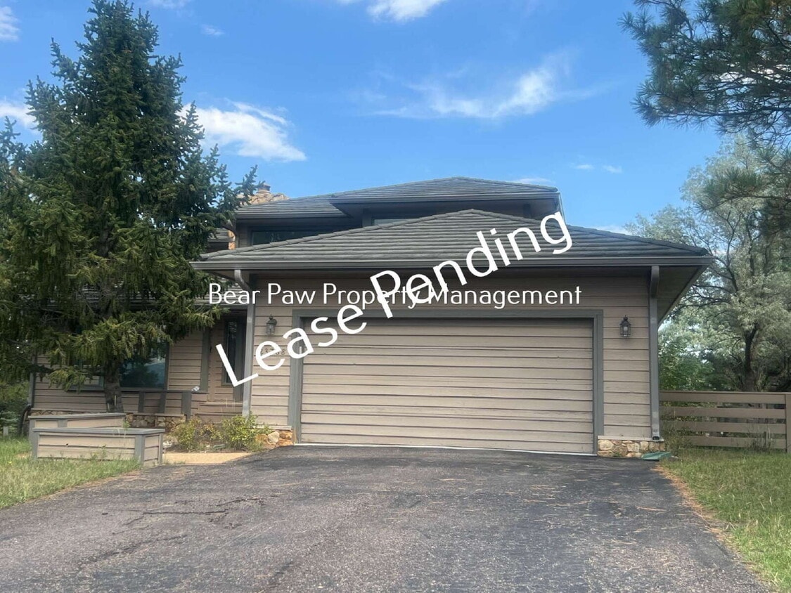 Beautiful Home in Genesee!! - Beautiful Home in Genesee!!