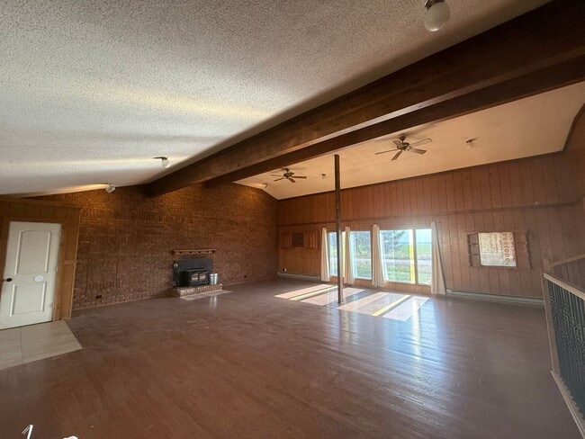 Foto del edificio - Two Bedroom, Two Bathroom Country Home! Lo...