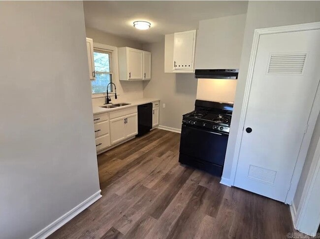 Foto del edificio - 3403 Ridge Rd