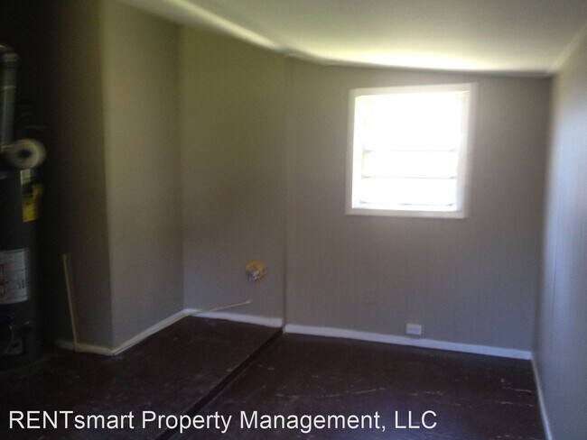 Building Photo - 3 br, 1 bath House - 5745 Blueridge Drive