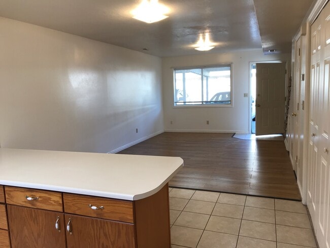 Building Photo - 255 W 1100 N