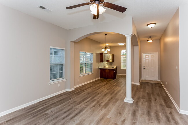 Foto del edificio - 7872 Allen Ridge Ln