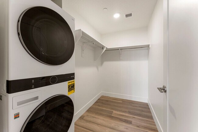 Foto del edificio - Brand New Modern Apartments at Ascesa