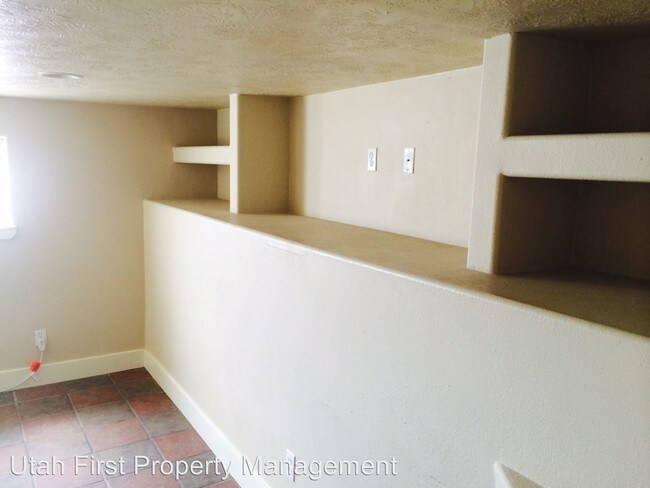 Building Photo - 420 W 100 N