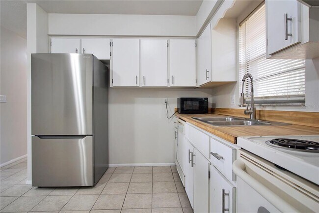 Foto del edificio - 2287 Avenue G NW