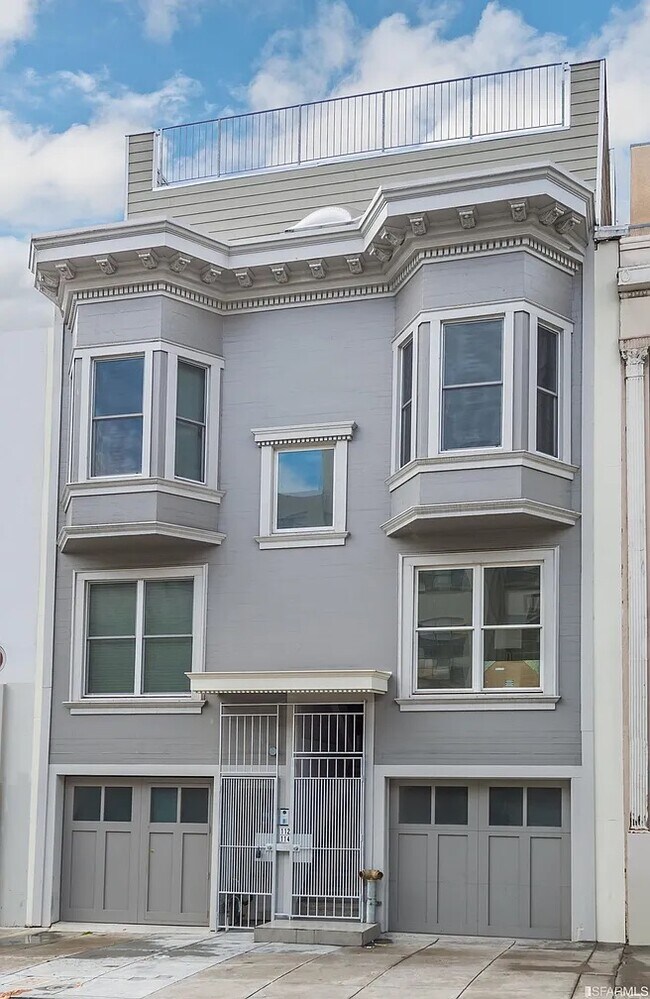 Foto del edificio - 114 Russ St