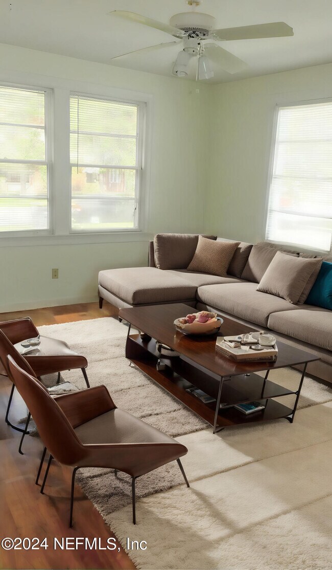 Foto del edificio - 2050 Dellwood Ave