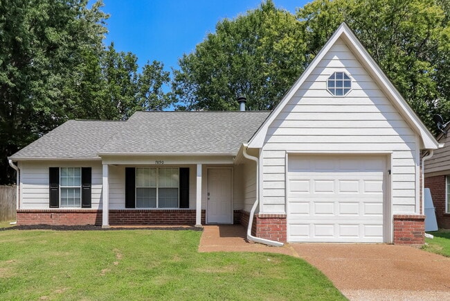 Building Photo - 7890 Hunter's Crossing