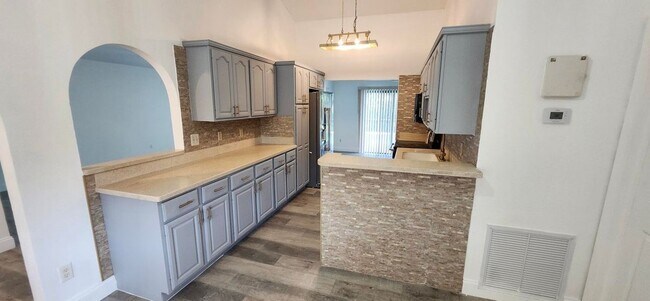 Foto del edificio - 301 SW Whitmore Dr