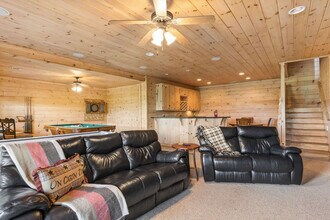 Building Photo - 121 Pontoosuc Dr