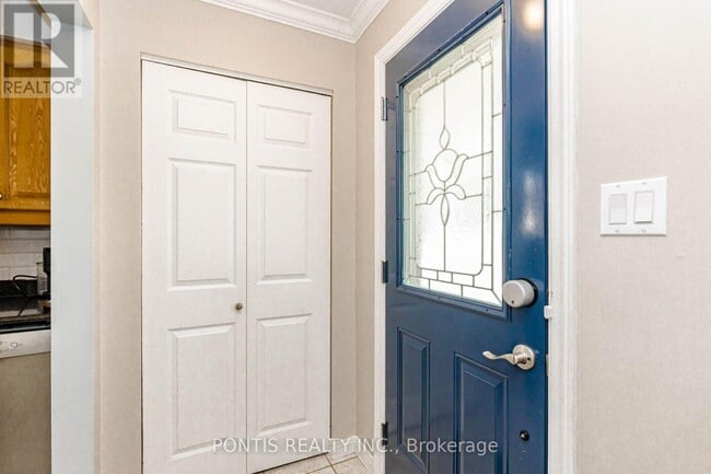 Building Photo - 56 Greenbrier Rd