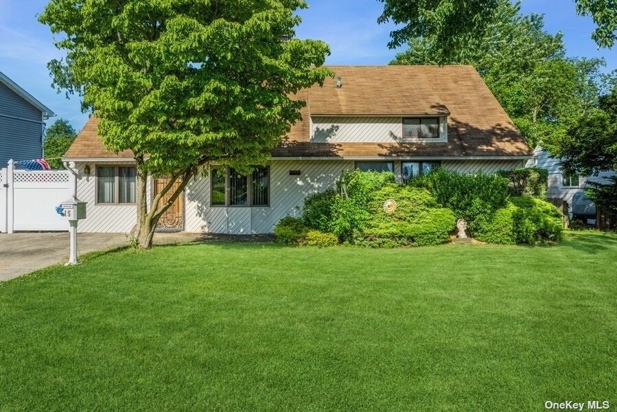 Primary Photo - 15 Bunker Ln