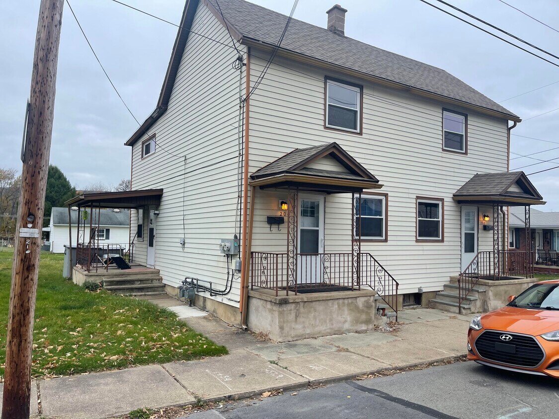 202 on Right, 204 on Left - 202 Jefferson St