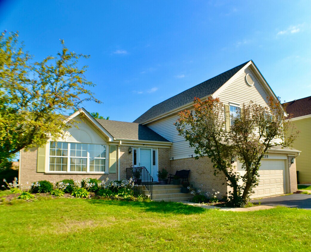 Primary Photo - 1215 Easton Dr