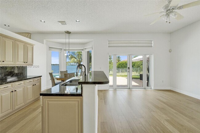 Foto del edificio - 2339 NW 195th Ave