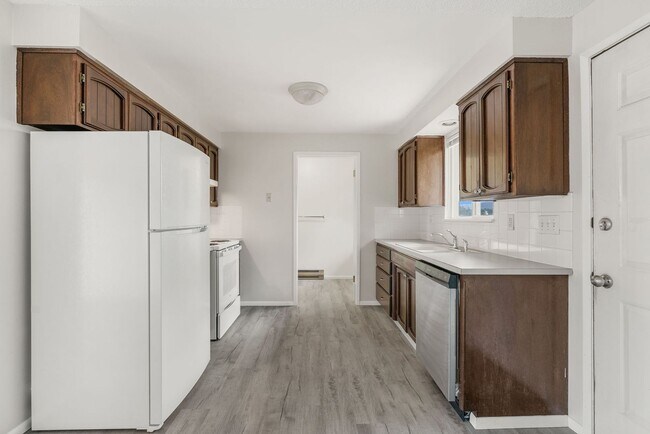 Building Photo - 7506 E Sinto Ave