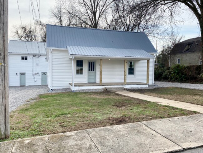 Building Photo - 115 Garfield St