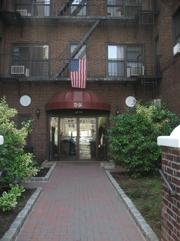 Building Photo - 7234 Austin St