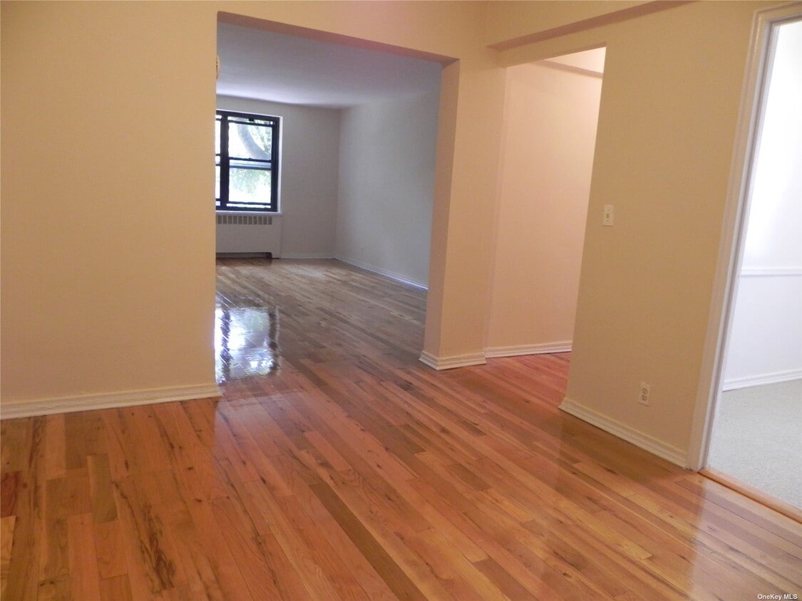 21 Schenck Ave Unit 2BB, Great Neck Plaza, NY 11021 Apartment for Rent in Great Neck Plaza, NY