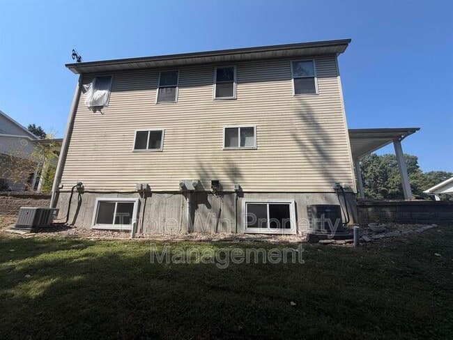 Building Photo - 226 Diekamp Ln