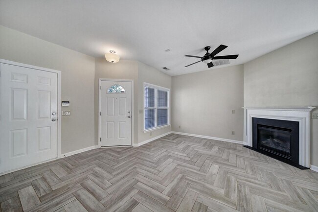 Foto del edificio - Lovely 3 Bed 2.5 Bath Townhome in Matthews