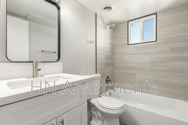 Foto del edificio - 8639 N 7th St