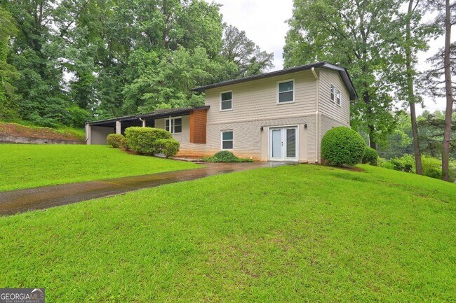 Foto del edificio - 1675 Bouldercliff Ct SE