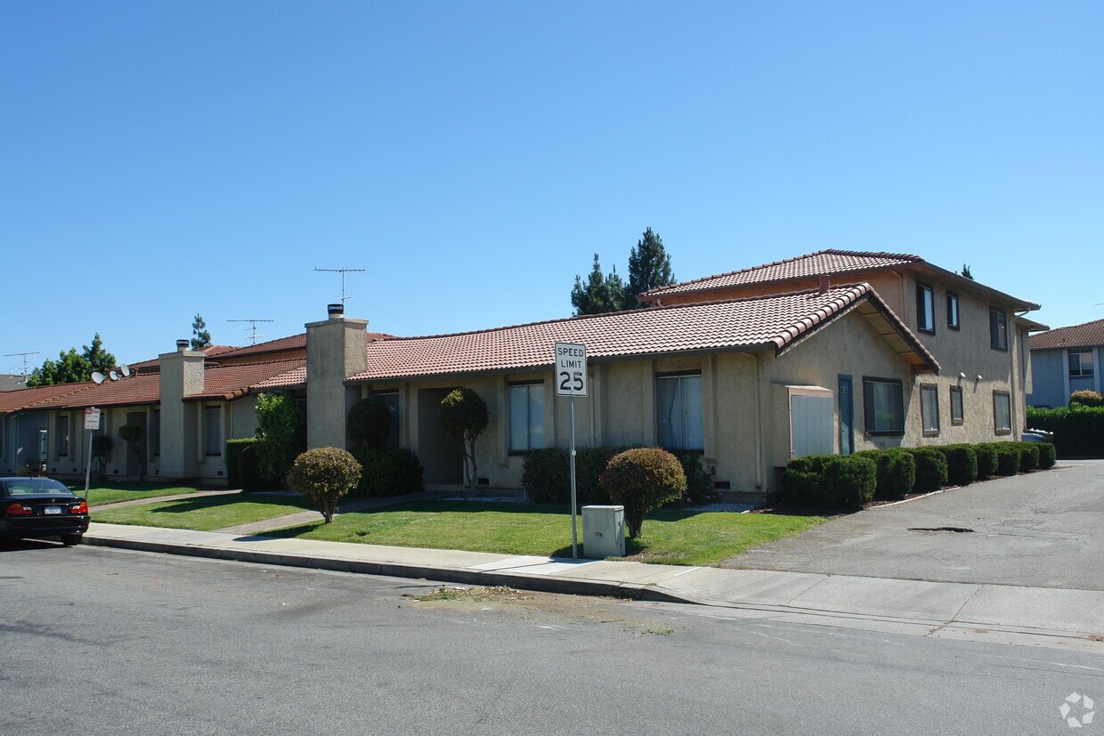 Primary Photo - 1512 Moorpark Ave