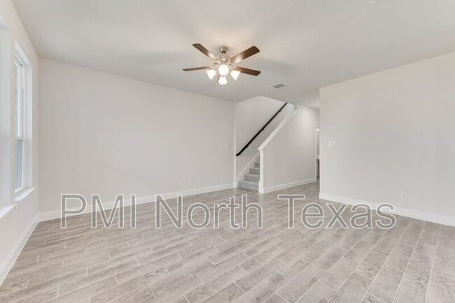 Building Photo - 1005 Portina Dr