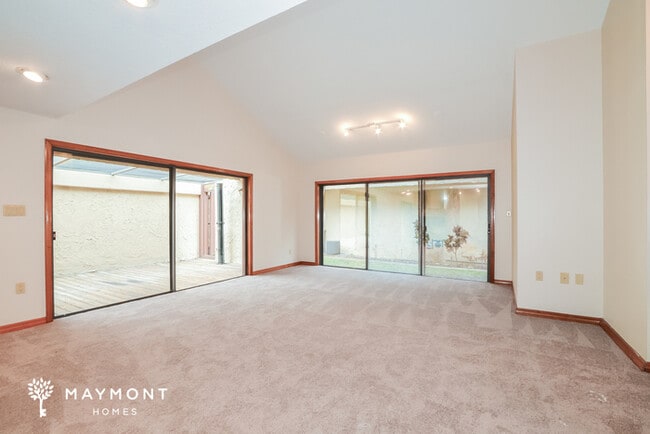 Building Photo - 25 Casarena Ct