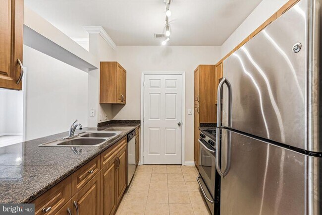 Building Photo - 12941 Centre Park Cir