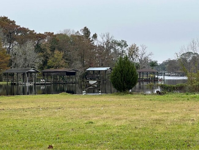 Building Photo - 2109 Hyde Park Rd