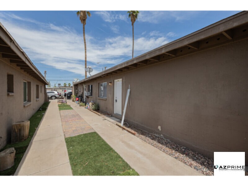 Foto principal - Discover this Gorgeous, Remodeled Mesa 2/1...