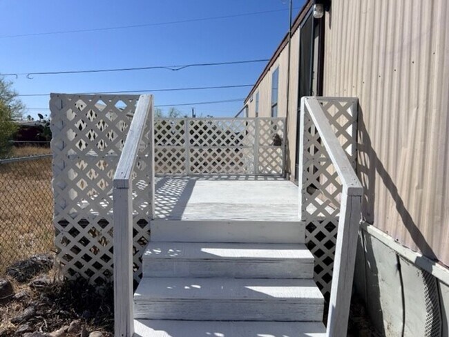 Building Photo - 2 BR 1BA Manufactured home, Near Rotary Park, Colorado River, marina area