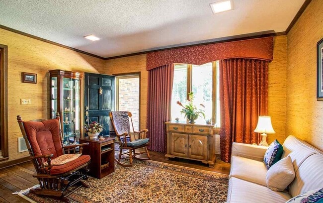 Building Photo - 404 Mount Vernon Rd