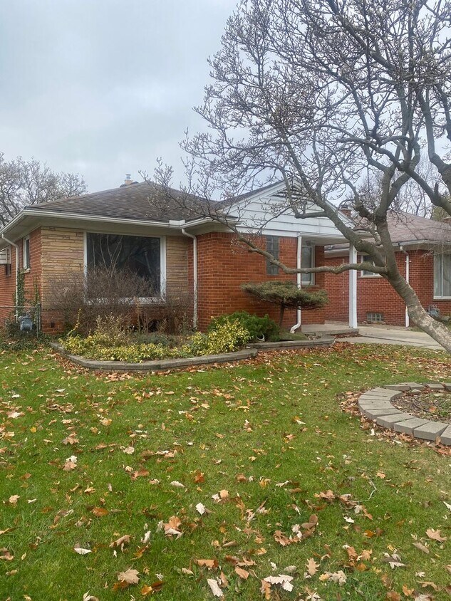 Primary Photo - Newly renovated three bedroom brick ranch ...