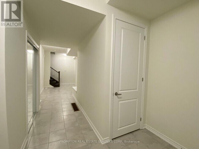 Building Photo - 59 Therma Cres